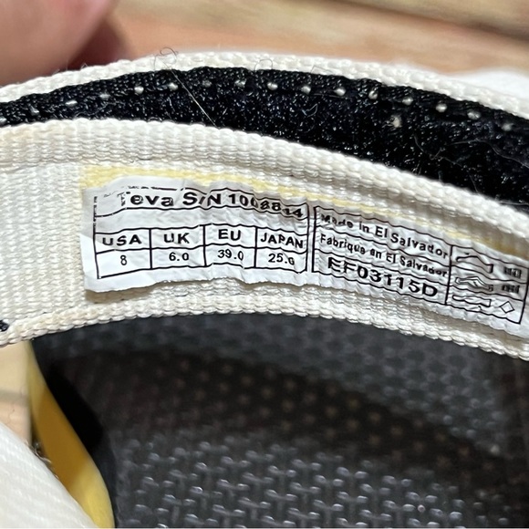 Teva Flatform Universal Sandals - Picture 8 of 8